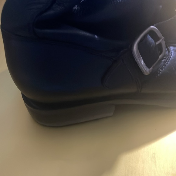 Frye - Picture 8 of 15